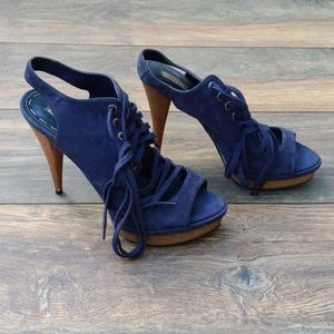 Zara heels/ running small